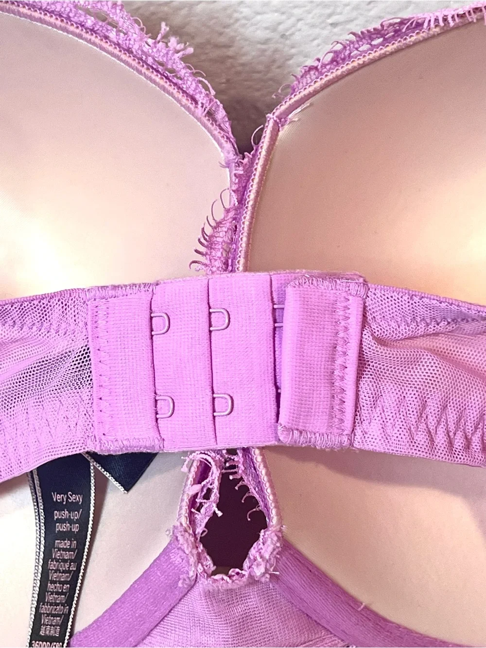EUC Victoria's Secret Very Sexy Pink Lace Push-Up Bra Gold Chain Straps | 36DDD